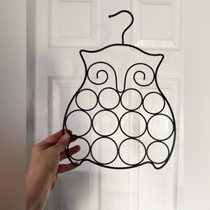 Black Owl Metal Scarf Hangar